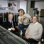 Freddy Heineken, Dick Bakker and Kenny Coleman (Date Unknown) at sound studio.

[keywords]Half Length, Eyecontact[/keywords]